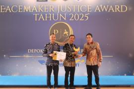 Lurah Logandeng Terima Penghargaan PJA 2025